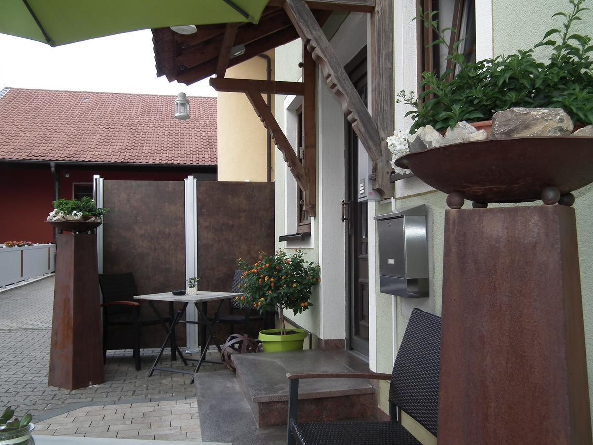 Gaestehof - Weinbau Saeger Nordheim am Main Extérieur photo